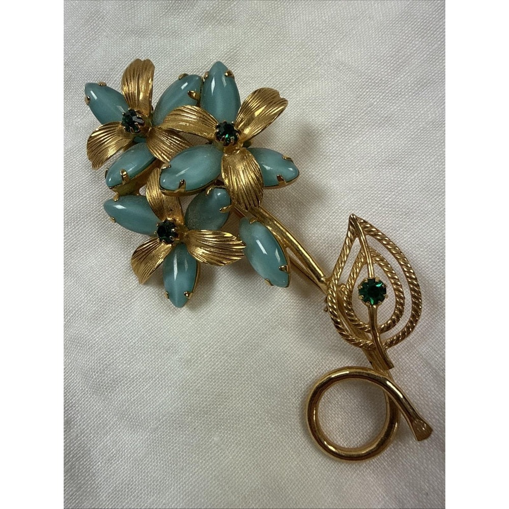 Vintage Weiss Flower Brooch Gold Tone Blue Milk Glass Green Rhinestones